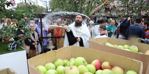 Православные отмечают праздник Преображения Господня
