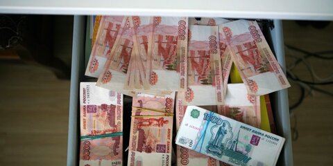 Неизвестный украл 14 млн рублей из коттеджа пенсионера в Москве