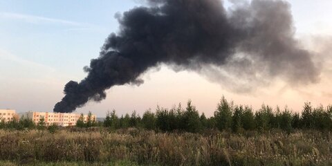 Склад загорелся в промзоне в Нижегородской области