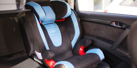В ФАР оценили возможное ужесточение наказания за нарушения ПДД с детьми в машине