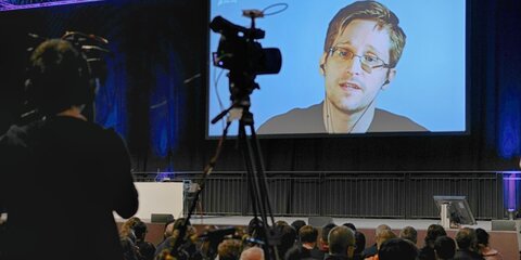 Сноуден женился в России