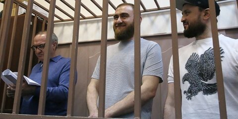 Суд оставил экс-сенатора Арашукова и его отца в СИЗО до конца года