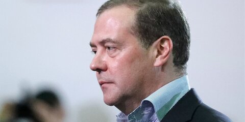 Медведев оценил идею вернуть на Кубу военный контингент