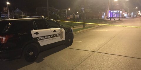 Несколько человек погибли при стрельбе в баре в Канзас-Сити