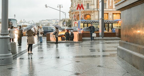 Шоу под дождем в москве пушкинская карта