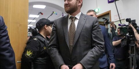 Мосгорсуд признал законным продление ареста экс-сенатору Арашукову и его отцу