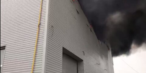 Пожар произошел на складе в подмосковном Реутове