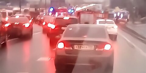 Съезд с МКАД на Симферопольское шоссе ограничили из-за аварии