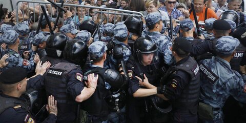 Участники акции 27 июля в Москве Лесных и Мартинцов приговорены к 3 и 2,5 годам колонии