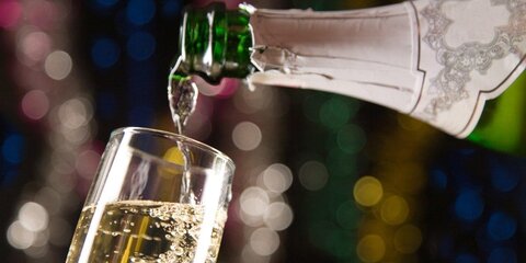 Диетолог дал совет, как сохранить здоровье после шампанского