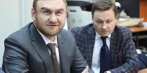 Уголовные дела о растрате возбуждены против экс-сенатора Арашукова и его отца