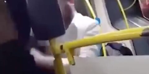 Пассажира автобуса в ТиНАО госпитализировали с ножевыми ранениями после драки