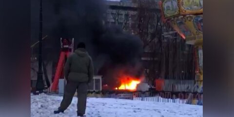 Пожар произошел в бытовке в Парке Горького
