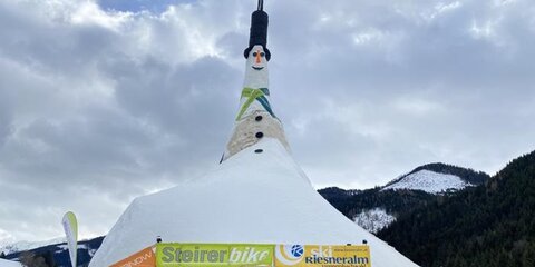 Большой Ризи: в Австрии слепили снеговика-рекордсмена