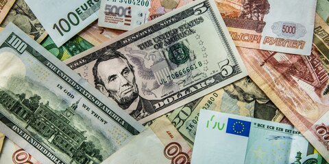 Курс доллара поднялся выше 66 рублей впервые с сентября