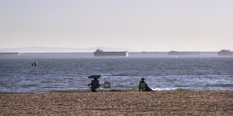 Более 20 танкеров остановилось у берегов Калифорнии