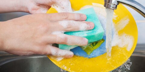 В Роскачестве сообщили о снижении качества средств для мытья посуды