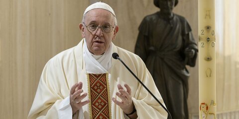 Папа Франциск призвал инвестировать в системы здравоохранения