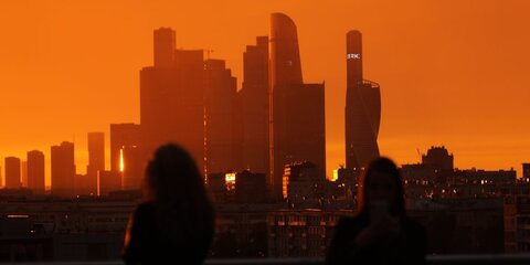 Ученые объясняют огненные закаты в Москве сильным ветром