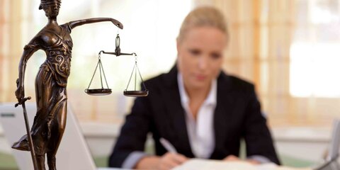 Привлеченным к административной ответственности могут предоставлять бесплатного адвоката