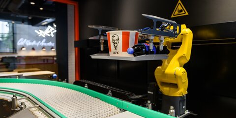 KFC откроет в Москве ресторан с роборукой для выдачи заказов