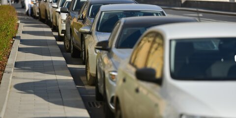 Парковки возле нескольких столичных поликлиник временно станут бесплатными