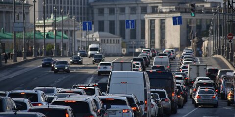 Собянин отметил рост загруженности дорог после снятия ограничений