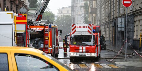 Восемь человек спасли при пожаре из дома в центре Москвы