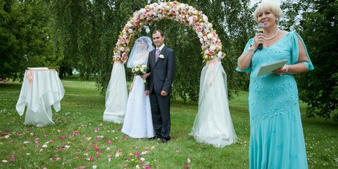 Москвичам предложили отпраздновать свадьбу в парках