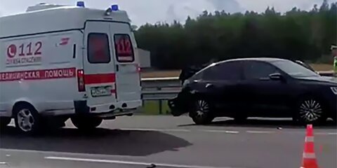 Грузовик столкнулся с легковушкой на Симферопольском шоссе