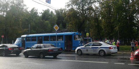 ДТП с участием грузовика и трамвая произошло на севере Москвы