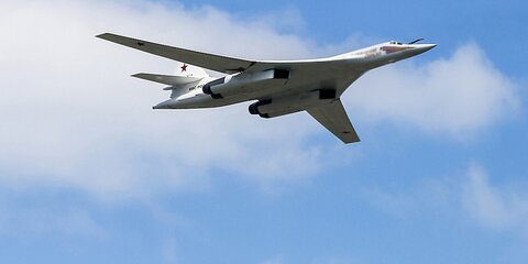 Бомбардировщики Ту-160 установили мировой рекорд по продолжительности полета