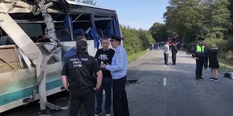 В Калининградской области объявили траур по погибшим в ДТП с автобусом