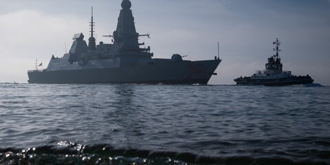 Черноморский флот следит за эсминцем 
