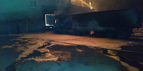 В Воронежской области кровля гостиницы вспыхнула из-за горящего грузовика