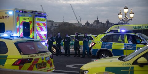 В Лондоне полиция эвакуировала людей с Вестминстерского моста