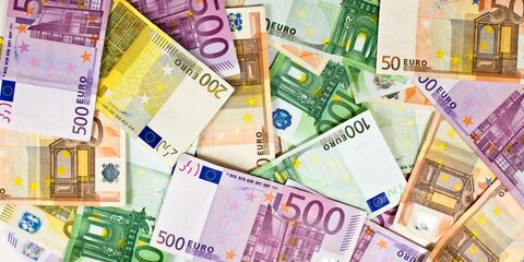 В Швейцарии предложили выплатить жителям по €7 тыс