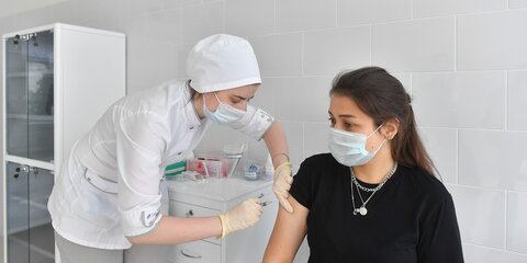 Попова заявила, что массовой вакцинации от COVID-19 ждать осталось недолго