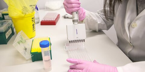 Голикова сообщила о сроках пострегистрационных испытаний вакцины 