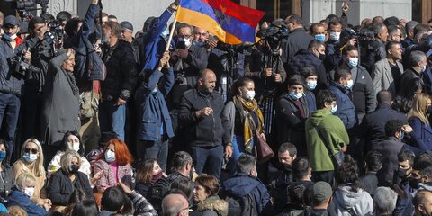 Митингующие в Ереване выдвинули ультиматум Пашиняну