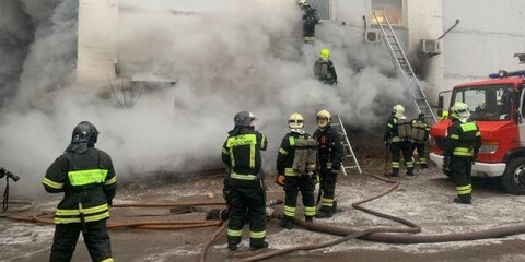 Пожарные локализовали возгорание на складе на юге Москвы