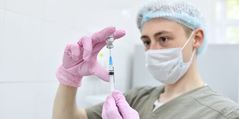 Собянин: первыми вакцину от коронавируса получат врачи и учителя