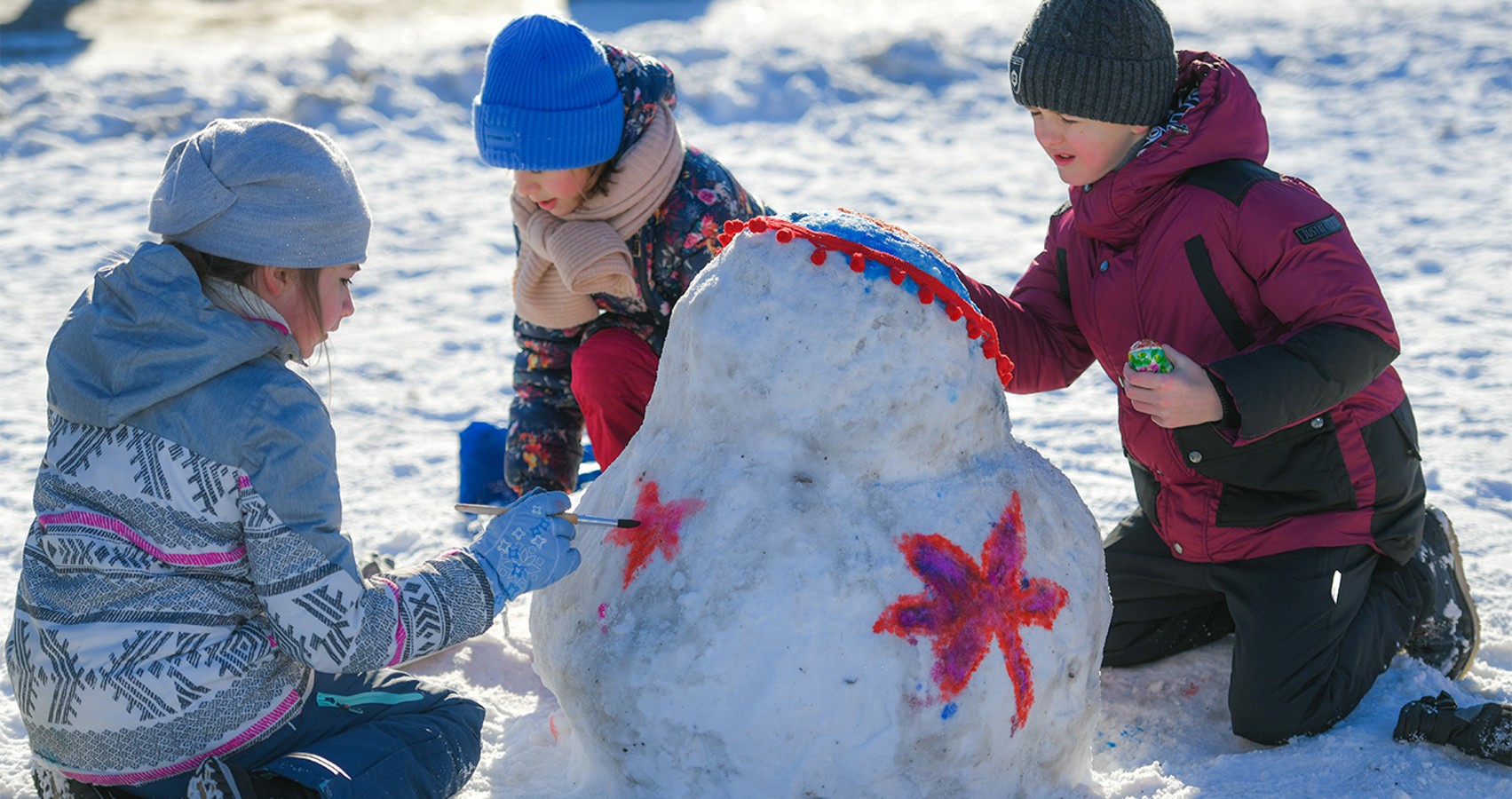 Играем со снегом. Игры зимой на улице для детей. Игры со снегом. Игра со снежками. Конкурсы для детей на улице зимой.