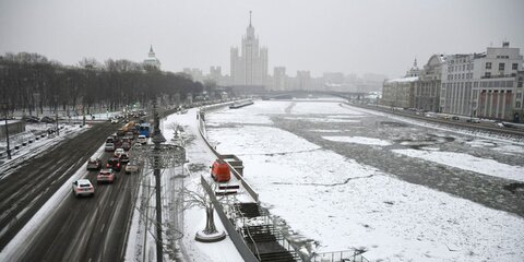 Москвичей предупредили о гололедице и снеге в субботу