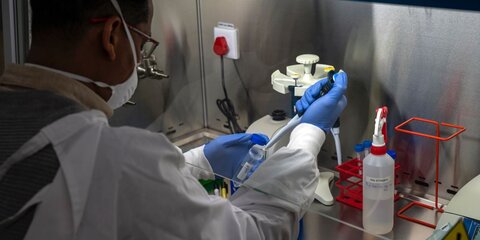В ЮАР экстренно проверяют эффективность вакцин против нового штамма коронавируса