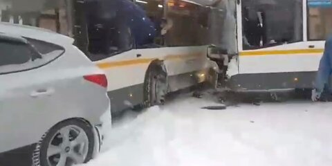 Два человека пострадали при столкновении рейсовых автобусов в Ивантеевке