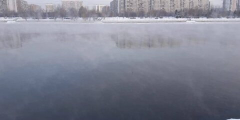 Мосводосток объяснил возникновение облаков пара на Москве-реке