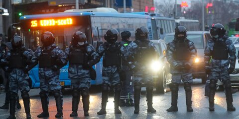 СК объявил о проверках по факту насилия в отношении сотрудников полиции в центре Москвы