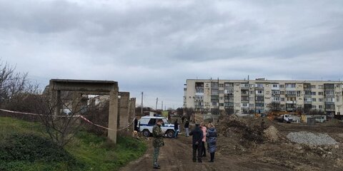 Бетонная плита обрушилась на троих школьников в Крыму