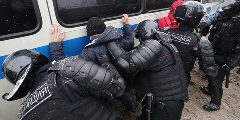 Участника незаконной акции в Москве задержали за распыление газа в лицо силовику